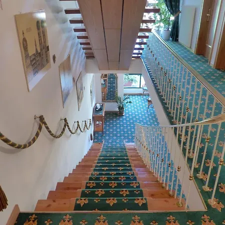 Garni Zerzer Hotel