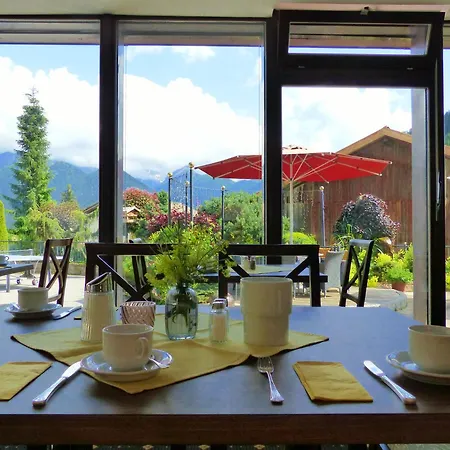 Hotel Garni Zerzer 4*