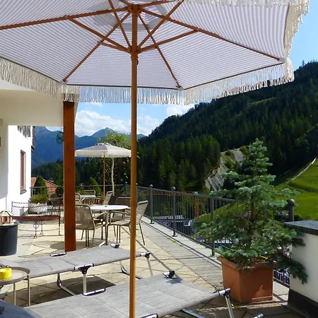 Garni Zerzer 4*