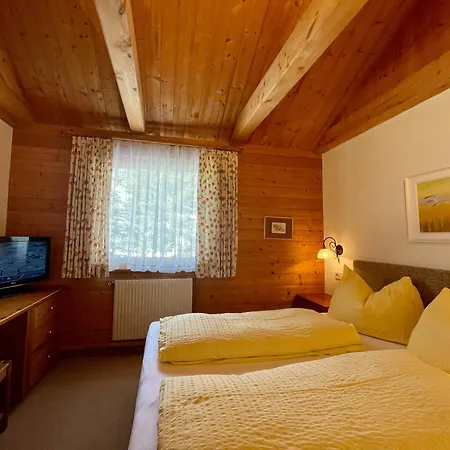 Hotel Garni Zerzer 4*