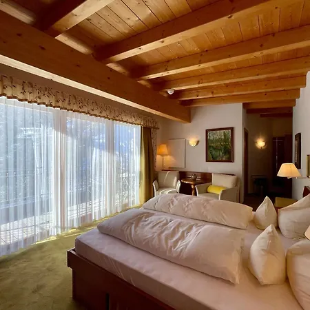 Garni Zerzer Hotel 4*