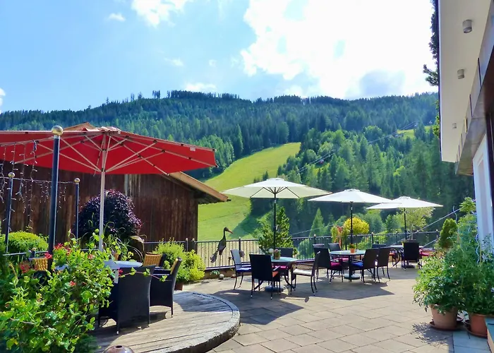 Garni Zerzer Hotel 4*