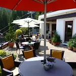 Garni Zerzer Hotel 4*