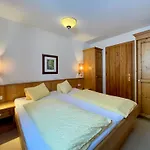 Garni Zerzer Hotel