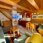 Garni Zerzer 4* Серфаус