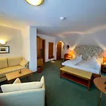 Garni Zerzer 4*